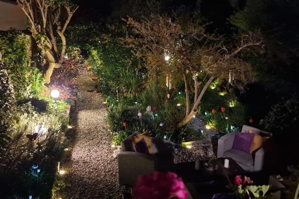 Monica Appartamento Con Giardino Al Ponte Vecchio Флоренция Екстериор снимка